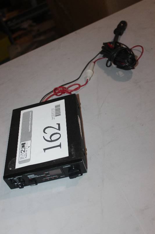 lot 162 image: Kraco CB Radio