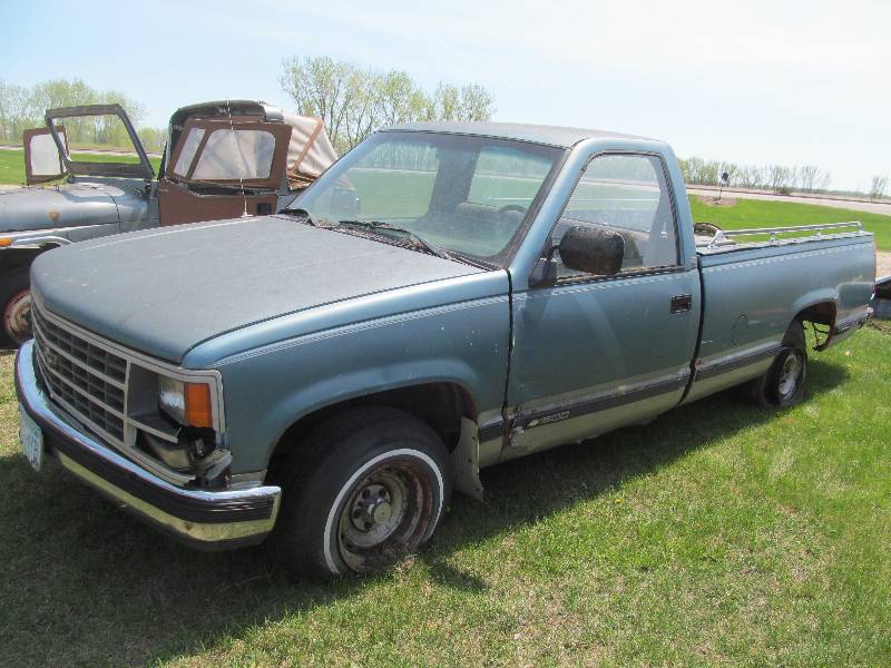 lot 2 image: Chevy Cheyenne1500