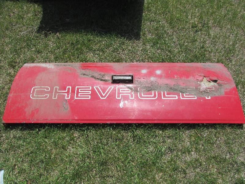 lot 6 image: Chevrolet end gate