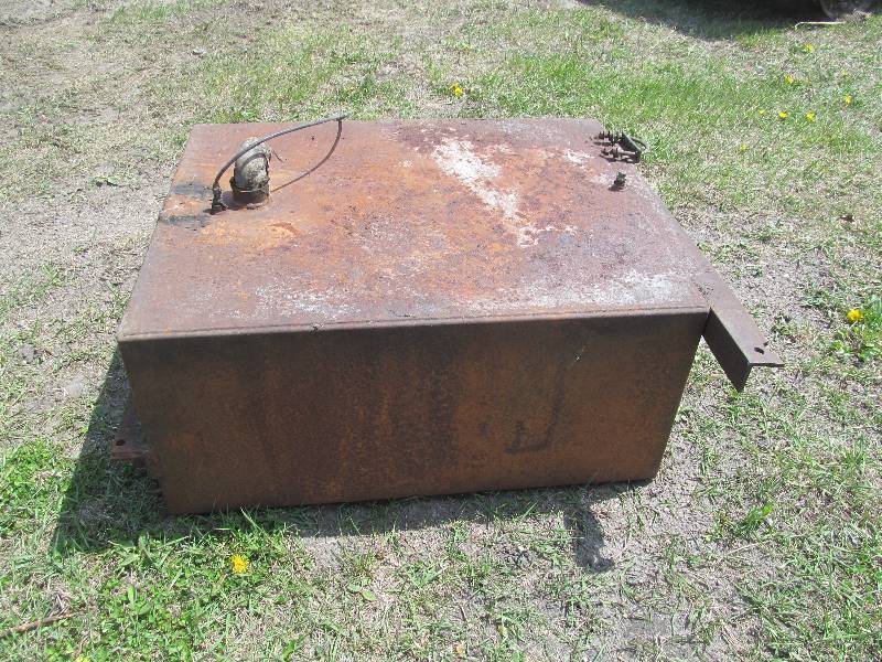 lot 8 image: fuel tank
