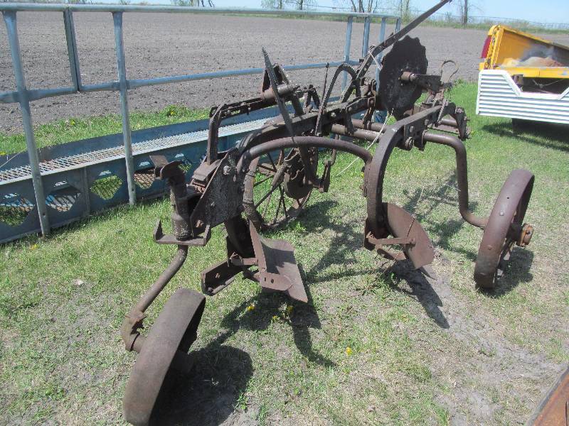 lot 13 image: Moline plow