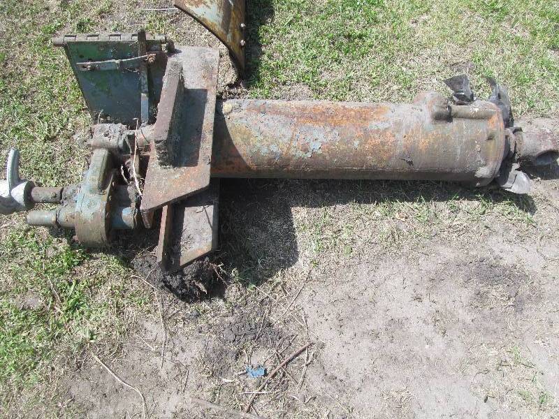 lot 27 image: Cylinder