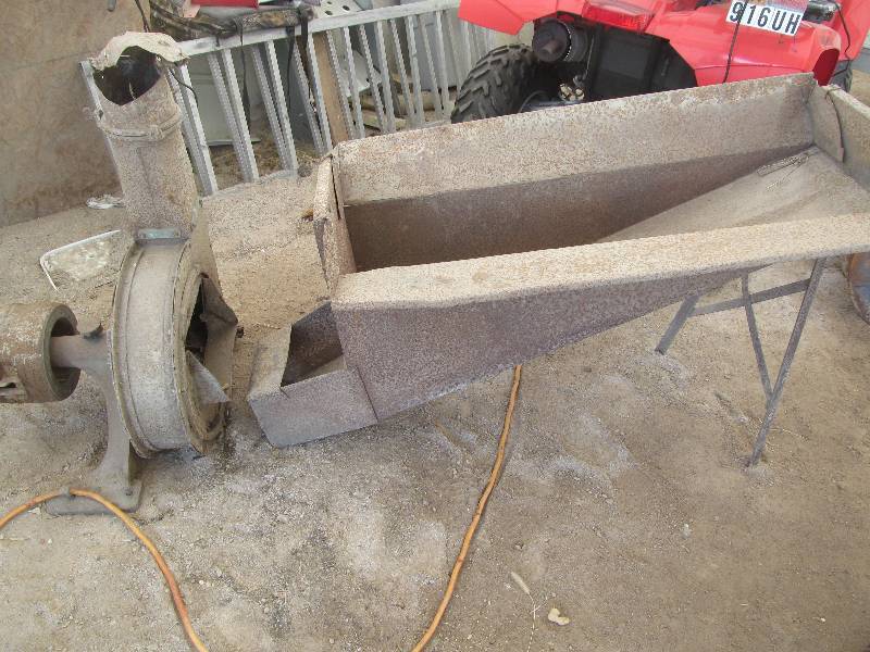 lot 33 image: Blower and spout