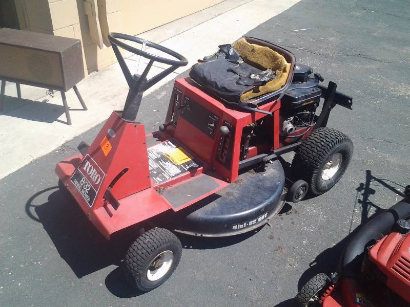 lot 3 image: Toro Riding Mower