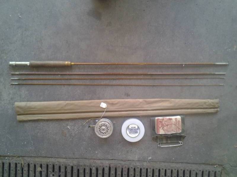 lot 34 image: Wright & McGill Vintage 3 Piece Fly Rod With Extra Tip, Vintage Horrocks (Fly Reel), Y&E Auto Reel
