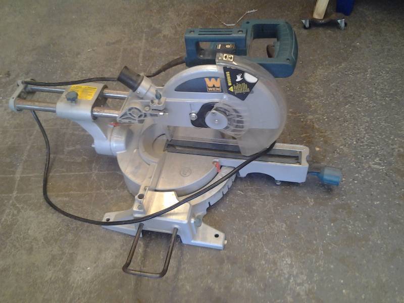 lot 36 image: Wen 10 Inch Sliding Compound Multi Saw-No Blade