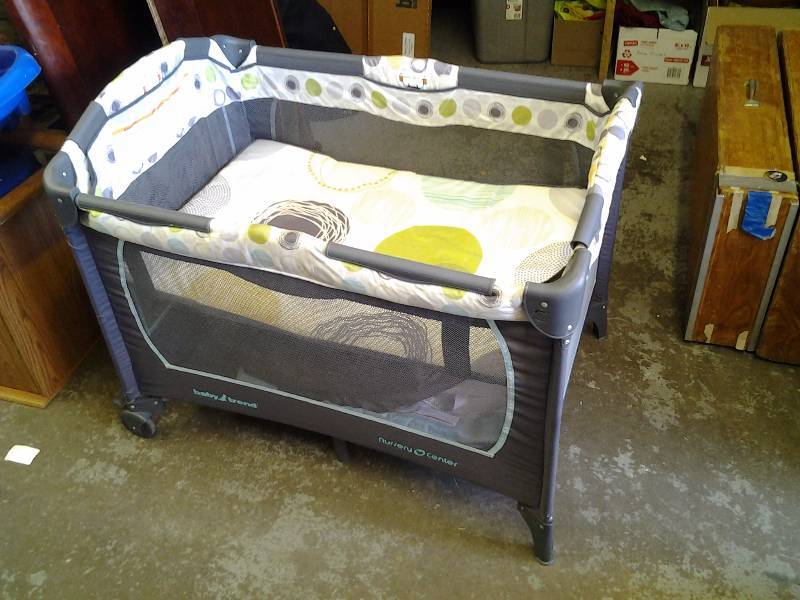 lot 52 image: Baby Trend Pack N Play