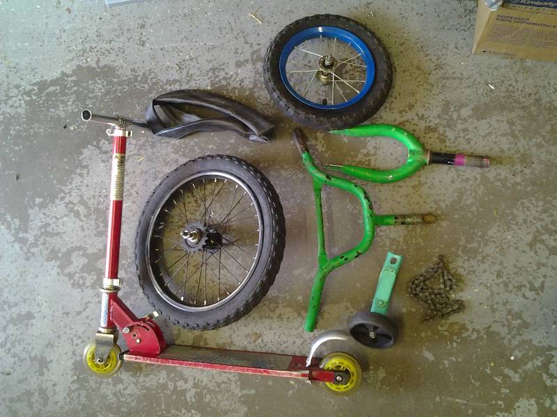 lot 65 image: Scooter & Box Lot Of Bike Parts