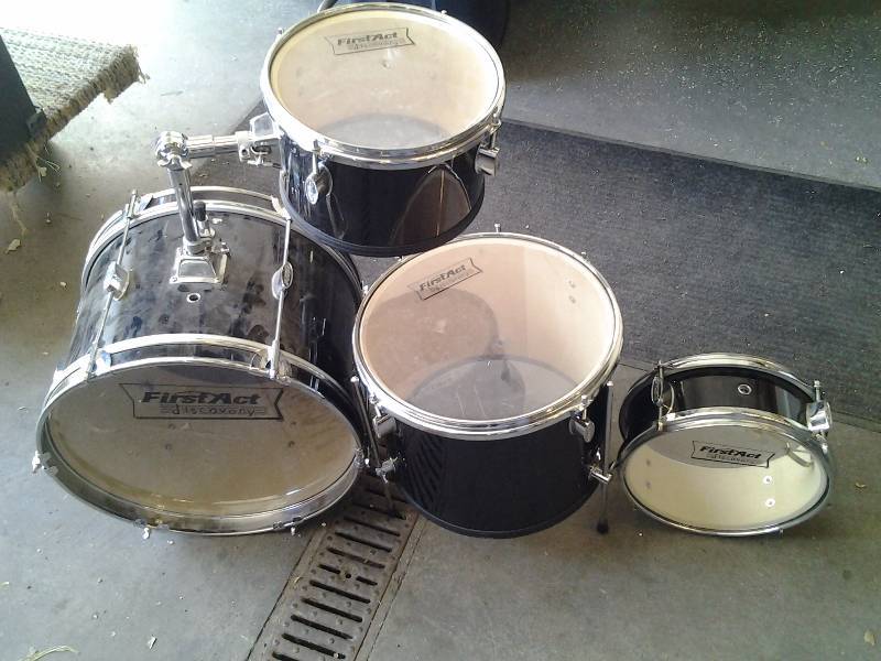 lot 72 image: First Act Partial Drum Set