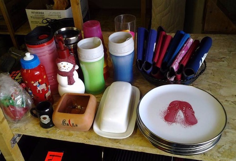 lot 78 image: Can Coozies, Assorted Cups & Glasses, Cute Beach Theme Plates