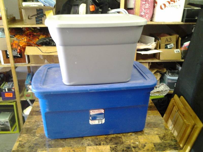 lot 83 image: 2-Totes With Lids