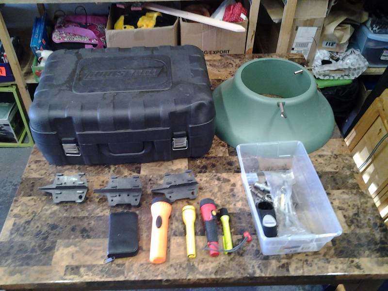 lot 91 image: Tool Case, Assorted Tools & Flashlights, Some Sort Of Base Apparatus