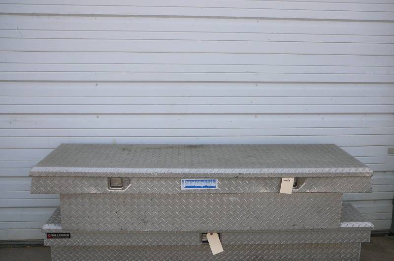 lot 7 image: ALUM CROSSOVER BOX