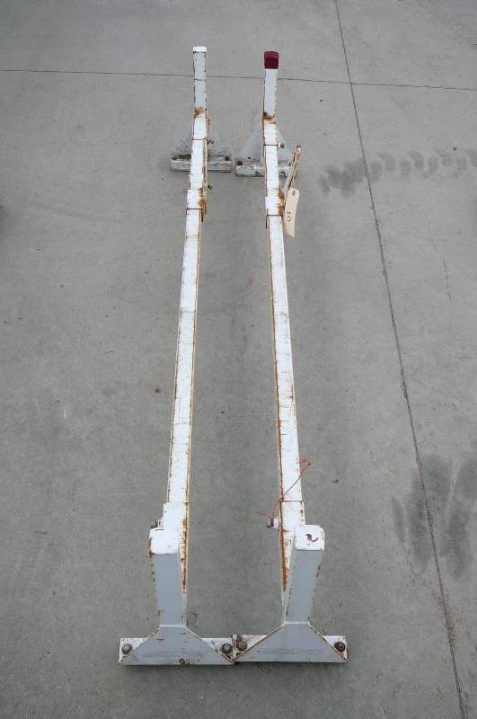 lot 10 image: ROOF RACK