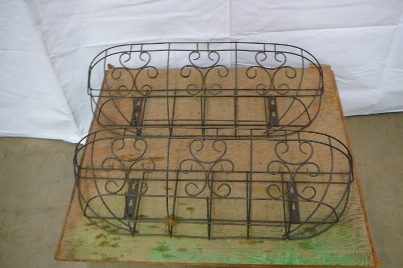 lot 49 image: FLOWER BASKETS