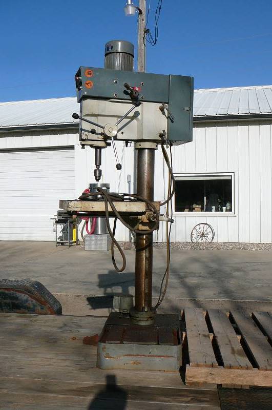 lot 30 image: DRILL PRESS