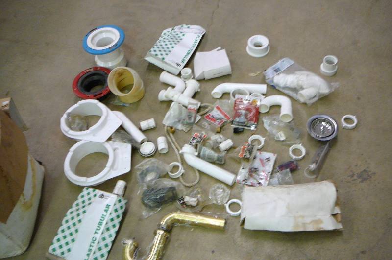 lot 60 image: PLUMBING FITTING SET
