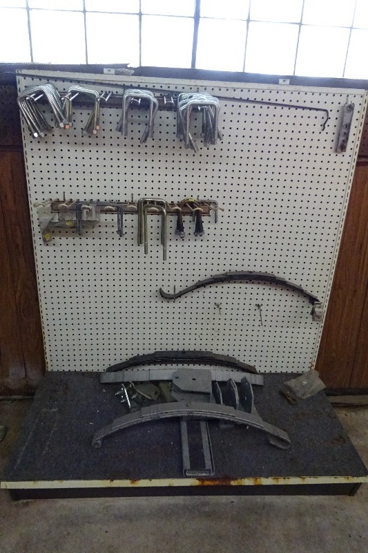 Items only axle shackles and springs