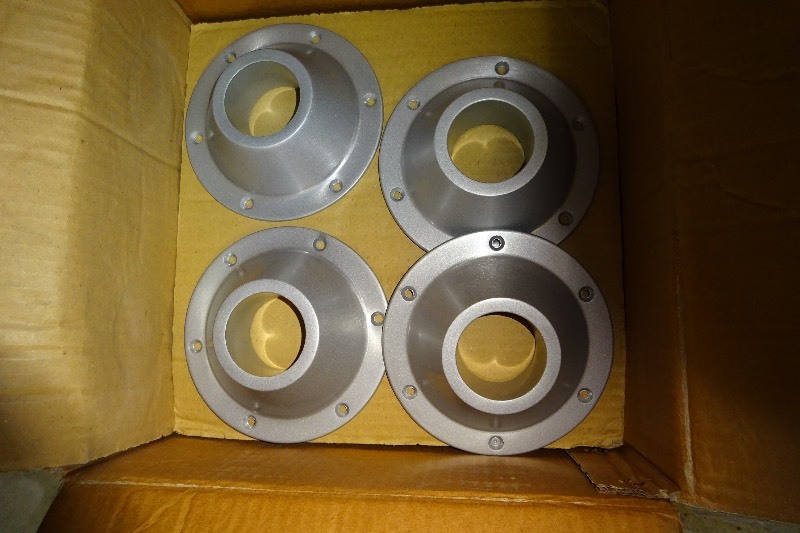 18 Standard table bases silver