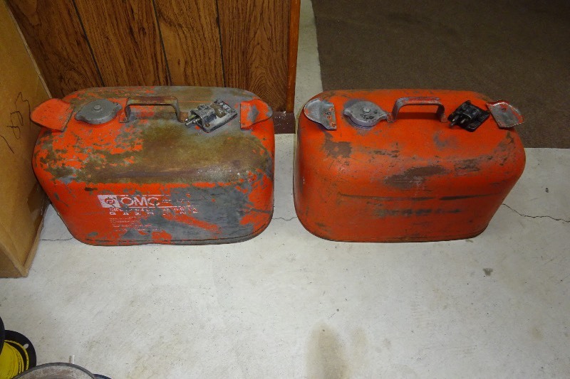 2 boat gas tank