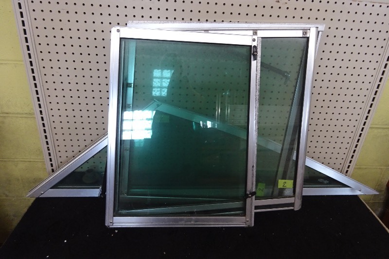 Water Bonnet polished square windshield