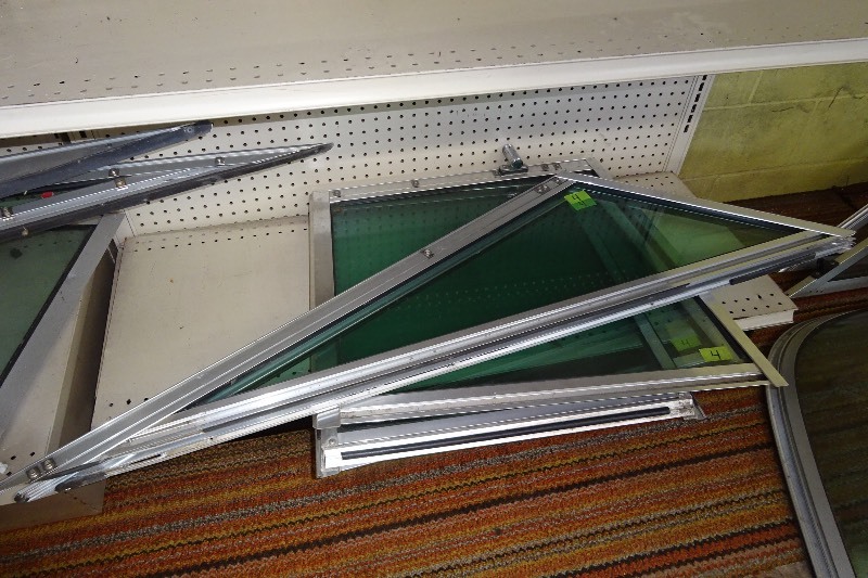 Shipmate polished aluminum frame windshield with light socket