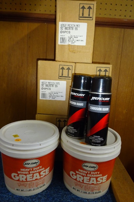 Lot of Heavy duty wheel bearing grease