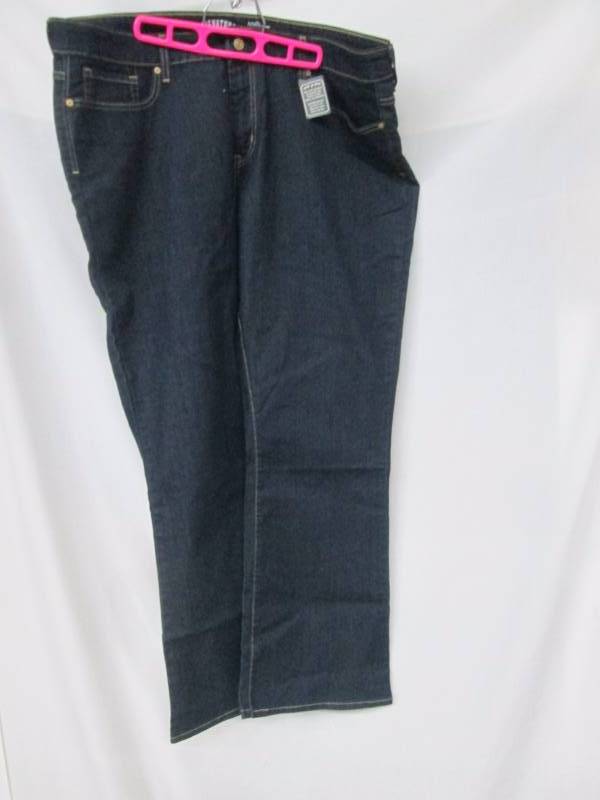 Signature by Levi Strauss & Co. Shaping Jeans