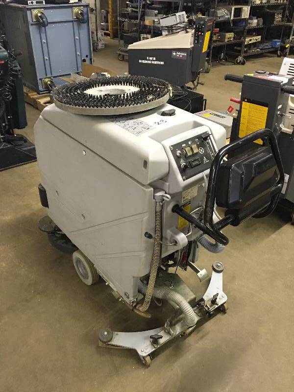 Advance floor scrubber