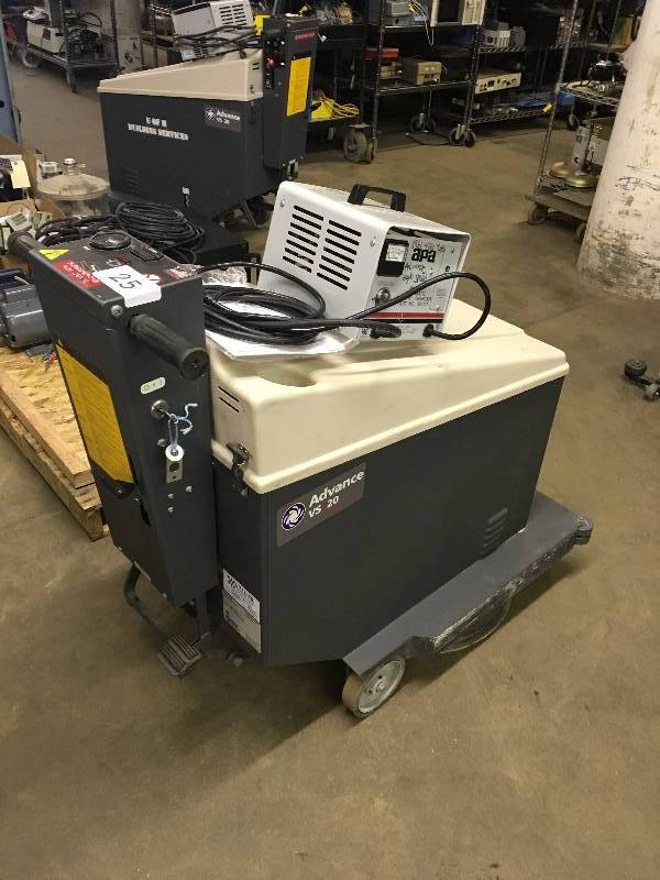 Advance floor scrubber