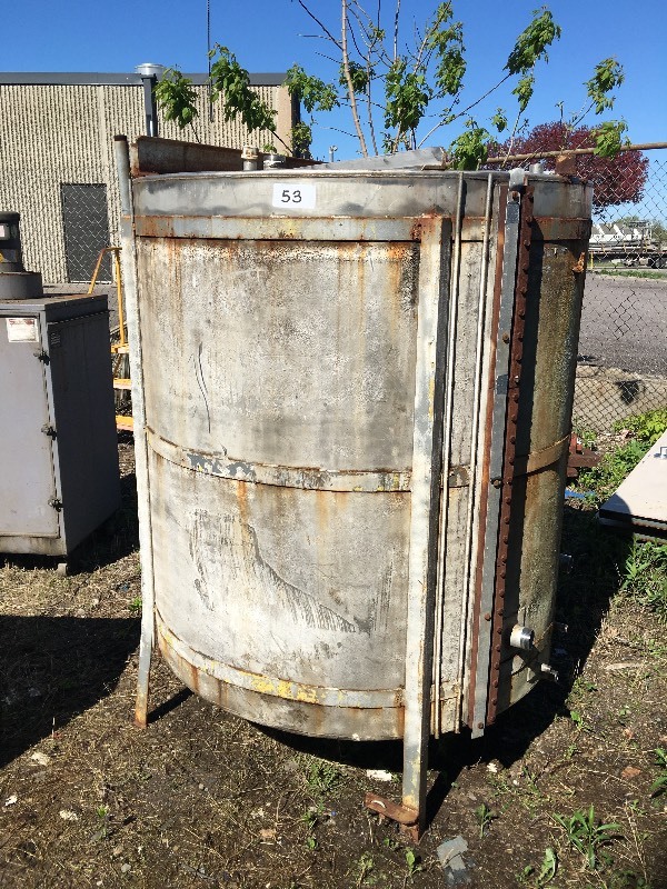 Large fluid tank
