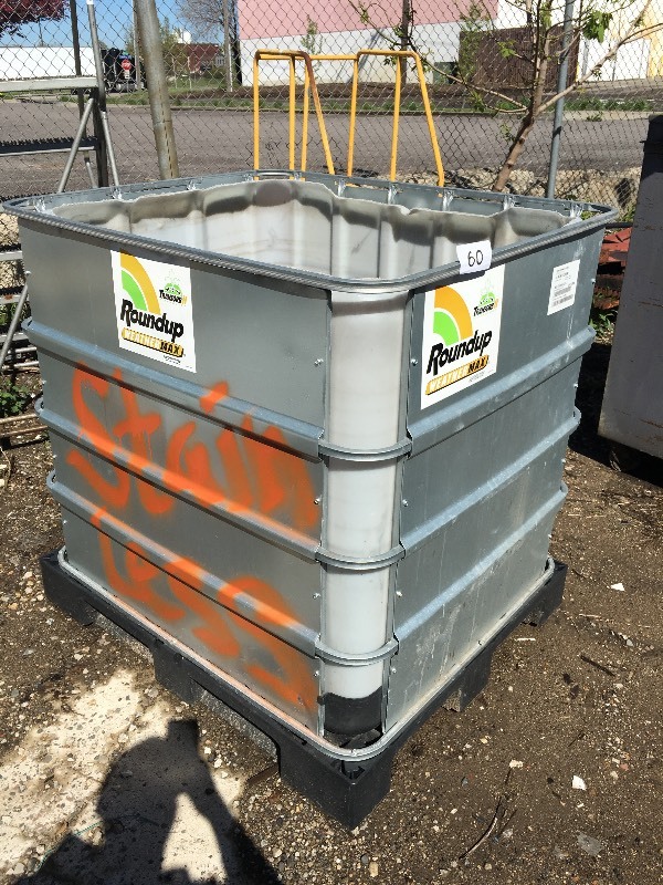 Poly crate unit