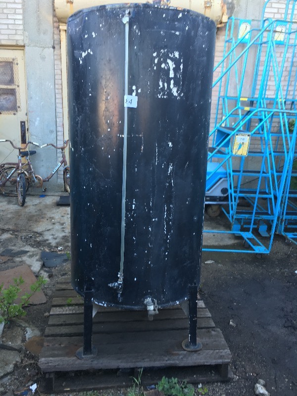 Large fluid tank