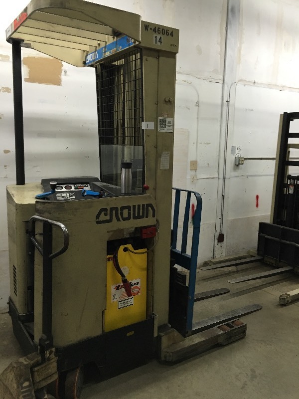 crown electric forklift