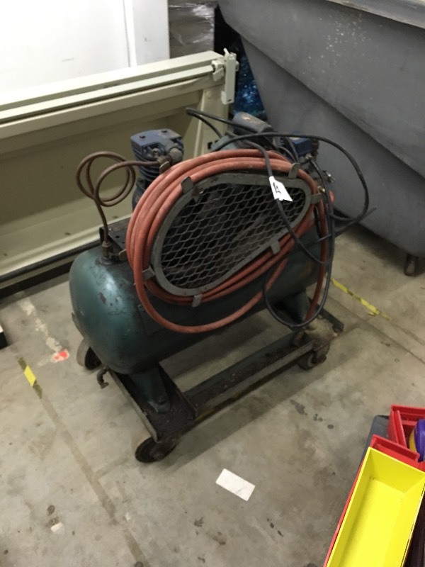 Small air compressor