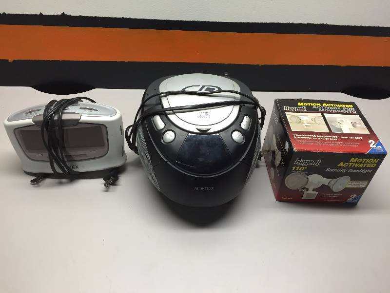 lot 11 image: REGENT FLOOD LIGHT, RADIO, CLOCK RADIO
