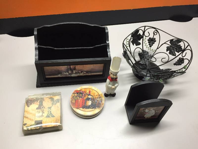 lot 21 image: PAPER TOWEL HOLDER, COASTERS, NAPKIN HOLDER, BOWLS