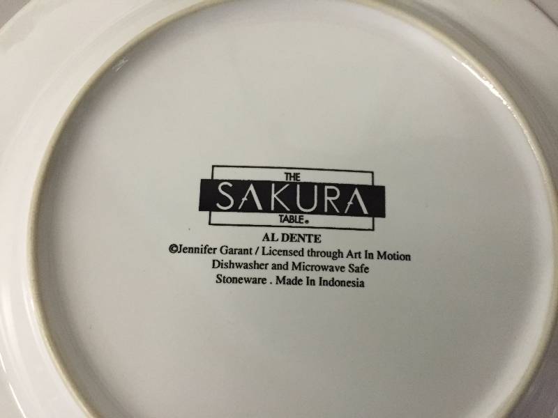 lot 22 image: SAKURA  AND CHEF PLATES