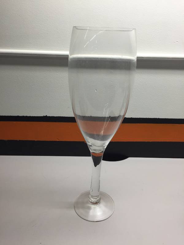 lot 23 image: PICTURES, LARGE WINE GLASSES, GLASS CUTTING BOARD AND LIGHT