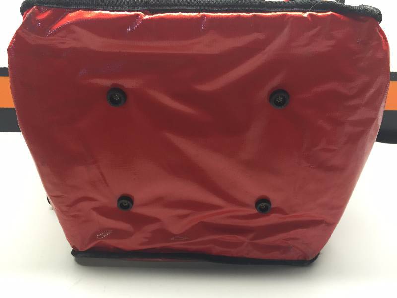 lot 49 image: CARRY HOT SOFT SIDE CONTAINER