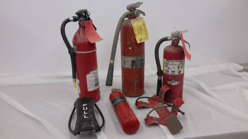 lot 10 image: Fire extinguisher