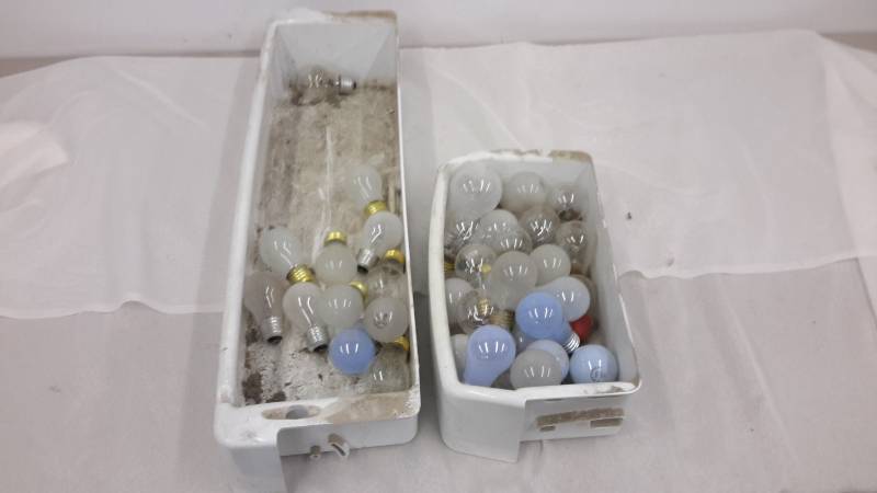 lot 19 image: Appliance bulbs