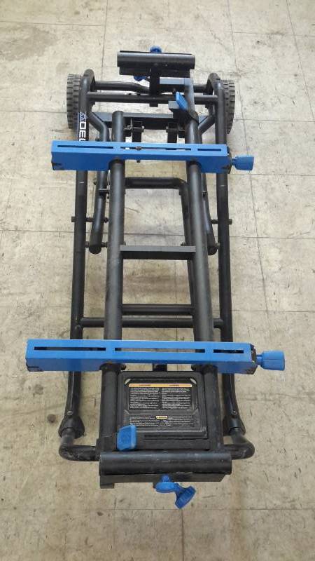 lot 27 image: Delta Saw table