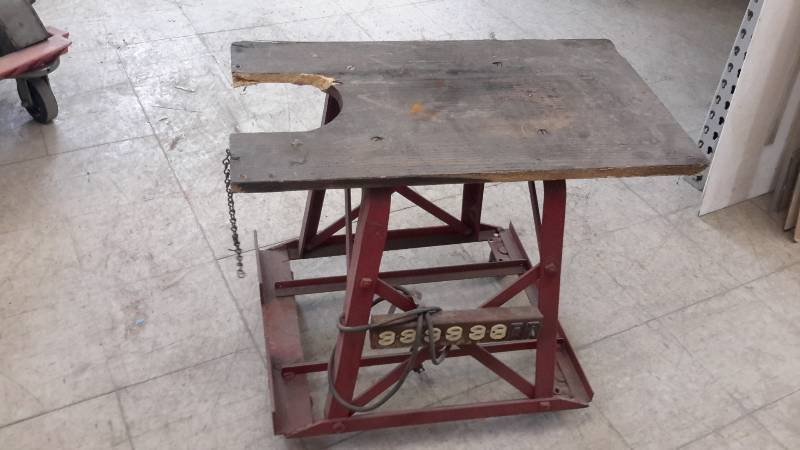 lot 31 image: Shopwelding cart