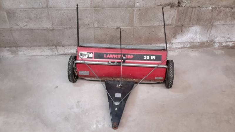 lot 64 image: 30 Lawn sweep