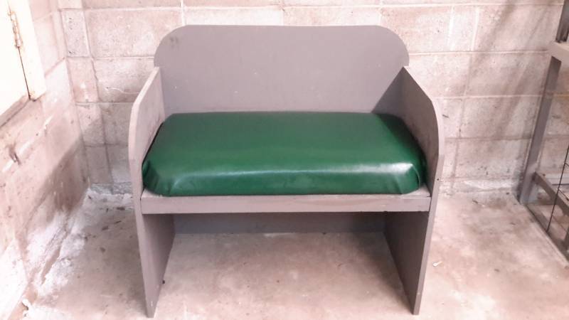 lot 70 image: Bench