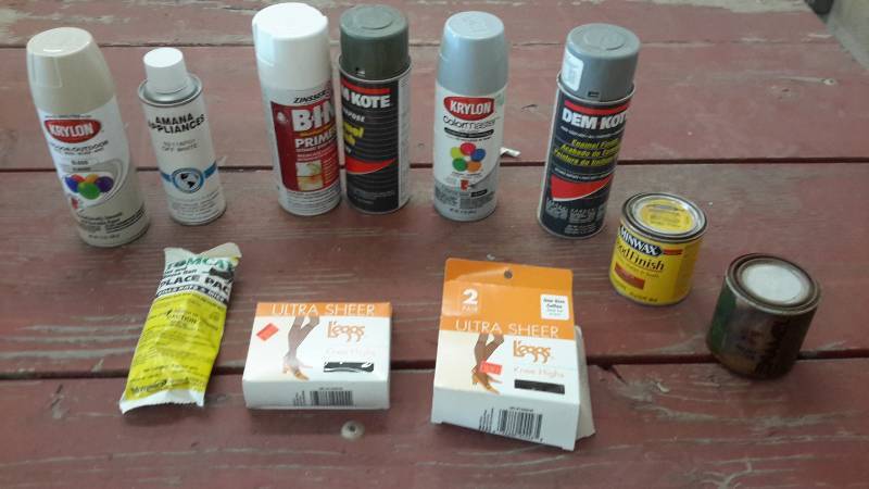 lot 117 image: Paints, enamel finish, and more