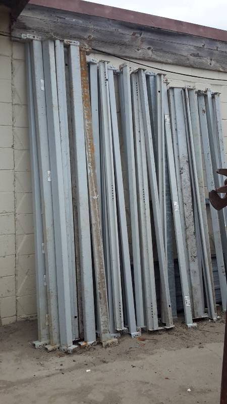 lot 120 image: Pallet racking stringers