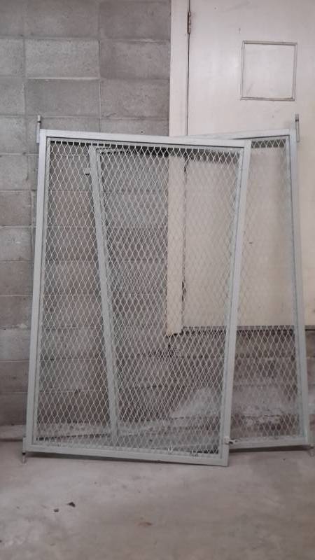 lot 69 image: Gates