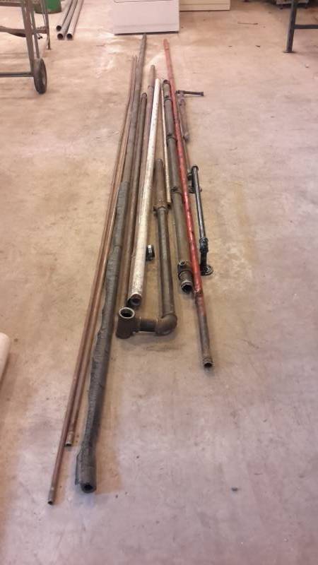 lot 83 image: Assortment of pipe
